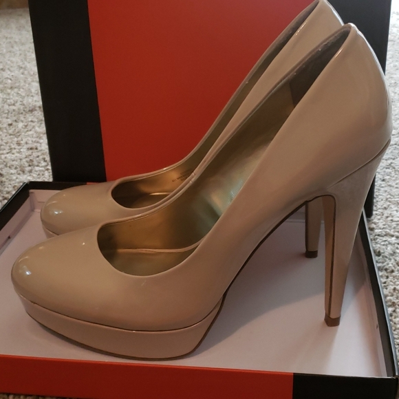 G By Guess heels - Picture 3 of 7